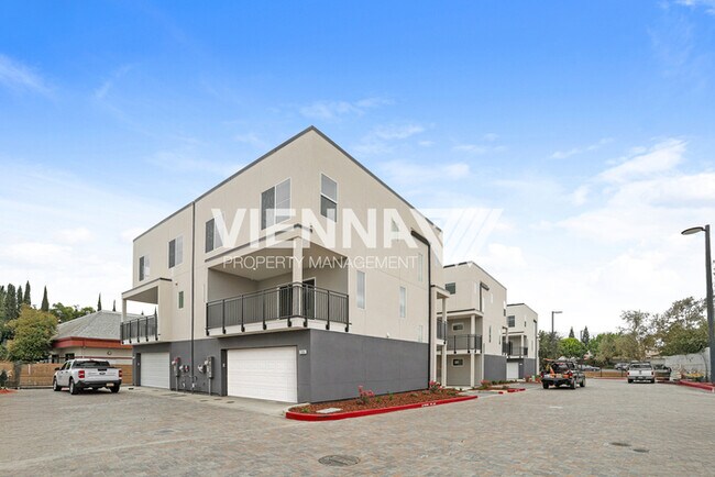 Foto del edificio - Brand New 3 Bedroom Home with Solar, Never Lived in Before!