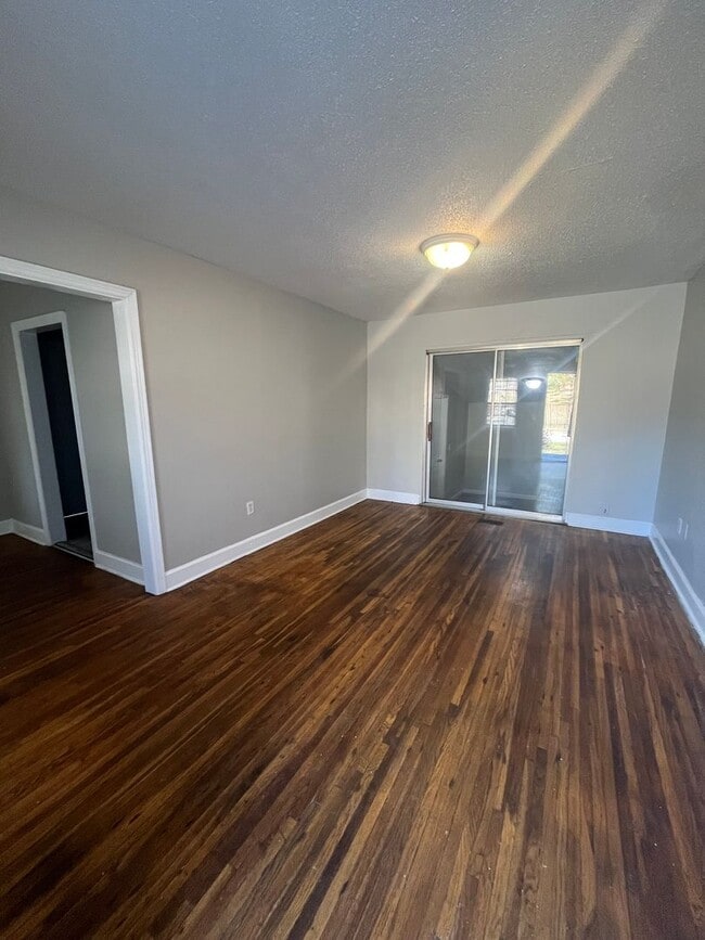 Photo - Newly Renovated House on a quiet Street