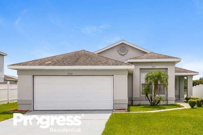 Building Photo - 1420 Brook Hollow Dr