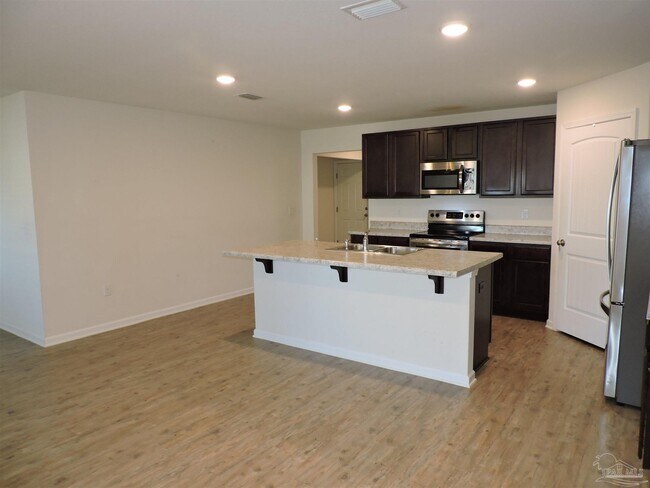 Foto del edificio - 5780 Blackhorse Cir