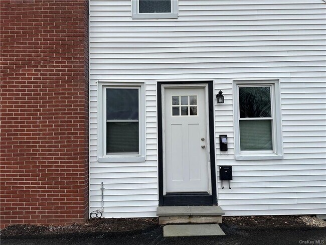 Building Photo - 17 Harriman Ave