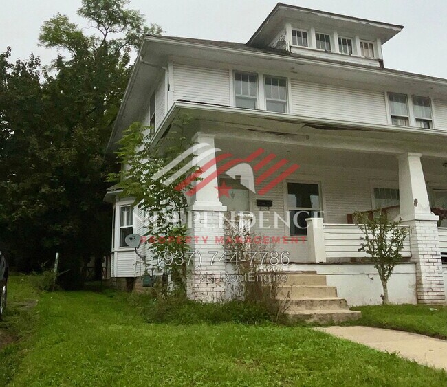 Foto del edificio - 134-136-136 E Cecil St