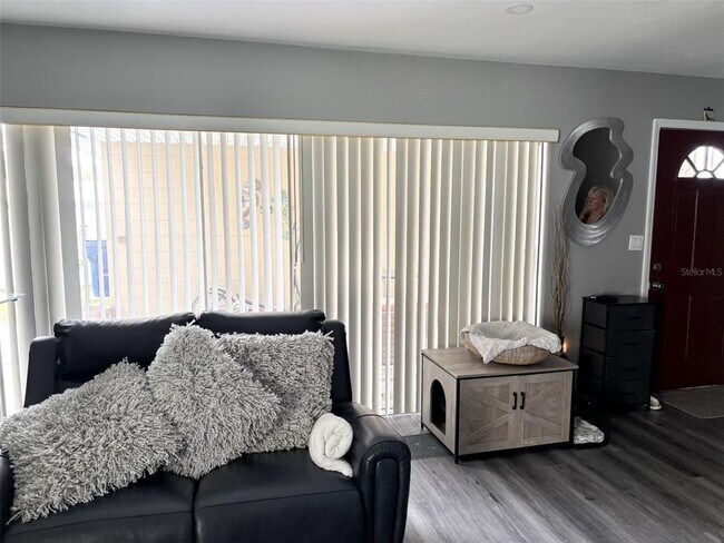 Foto del edificio - 4940 Shell Stream Blvd