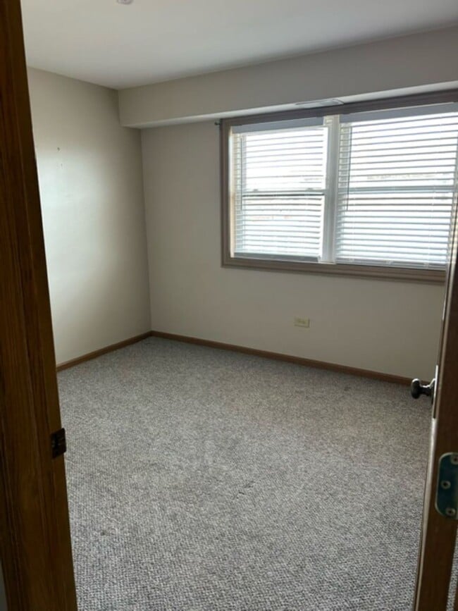 Foto del edificio - 16628 Crescent Ave