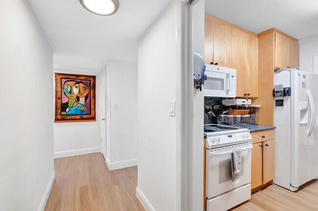 Foto del edificio - 2121 N Ocean Blvd