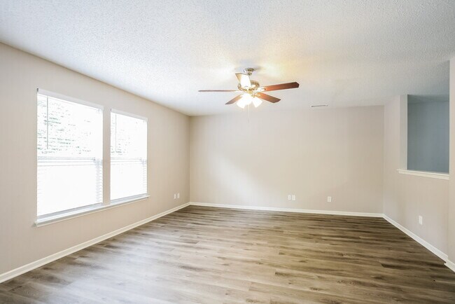 Foto del edificio - 9102 Cardinal Flower Ct