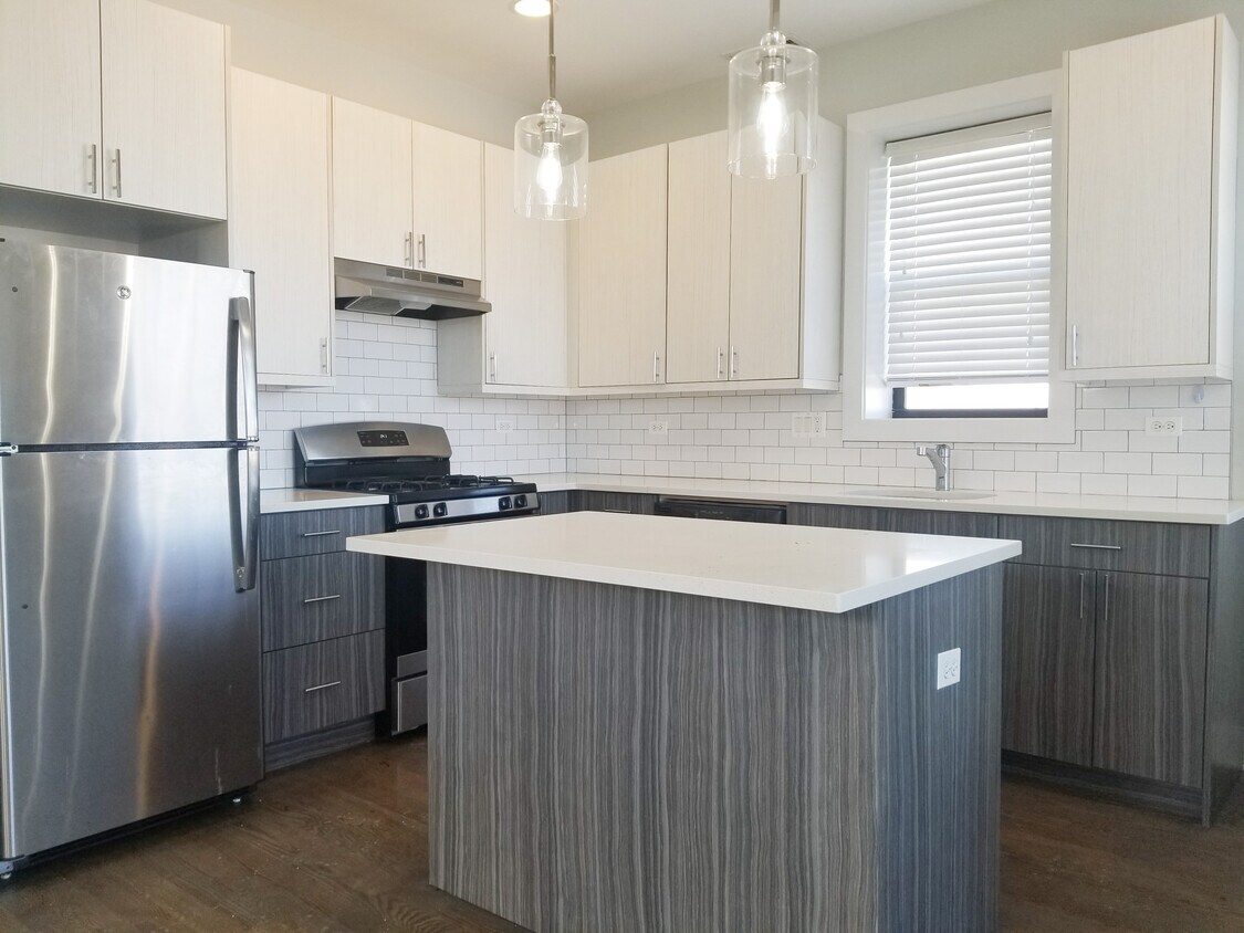 Foto principal - 2626 N Rockwell St