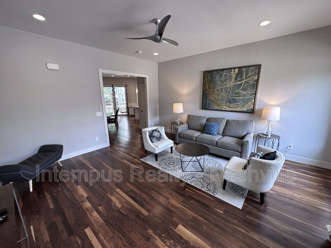 Photo - 927 13th Ave S House