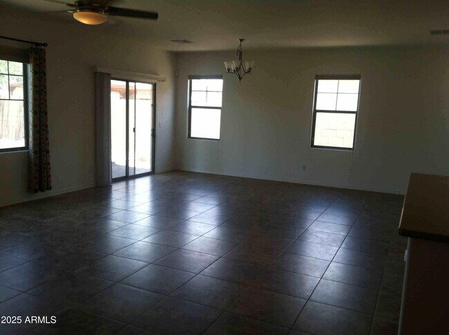 Foto del edificio - 3434 E Grand Canyon Dr