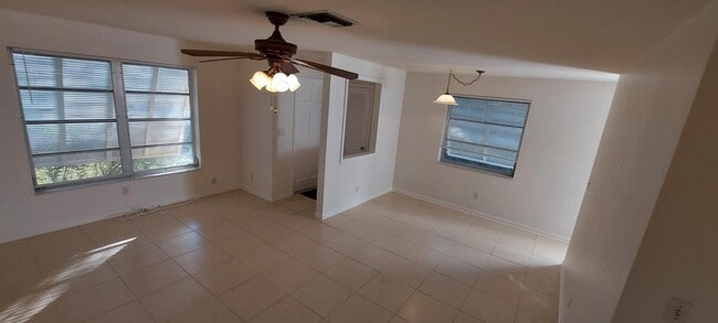 Foto del edificio - 221 Beverly Dr