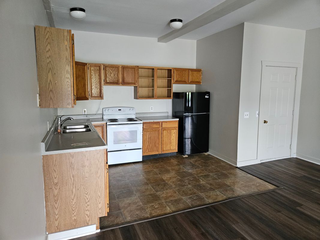 Primary Photo - 70 Millard St