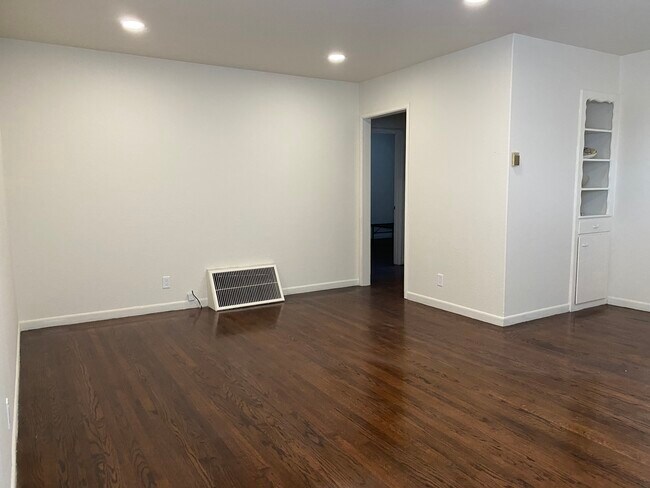 Foto del edificio - 2716 19th Ave