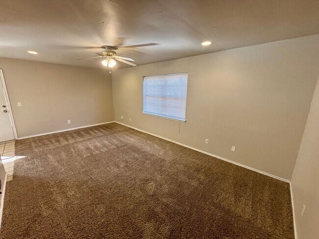 Foto del edificio - Three Bedroom Home in Tuttle! NEW PHOTOS C...
