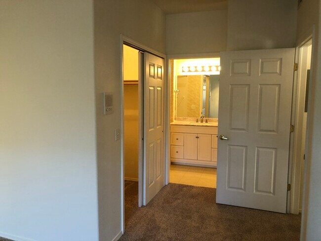 Building Photo - First Floor Condo