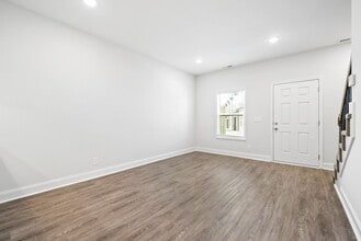 Building Photo - 760 Tracy Lane