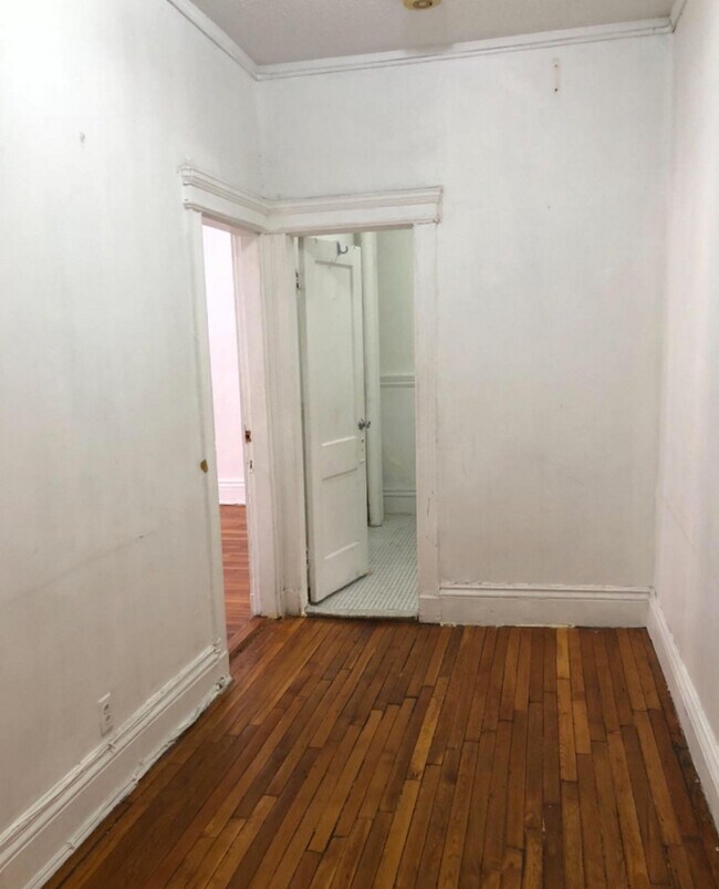 Building Photo - 31 Queensberry St