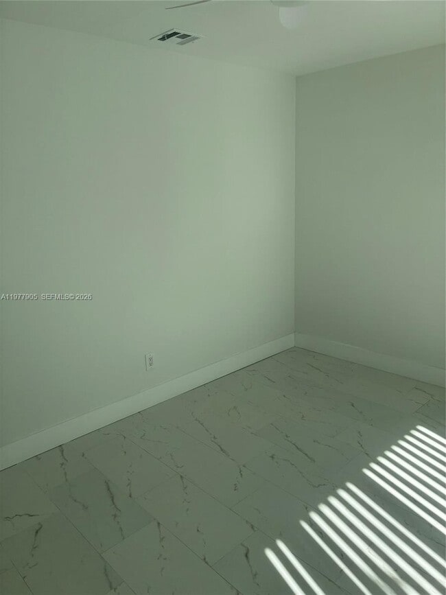 Foto del edificio - 1530 NE 33rd St