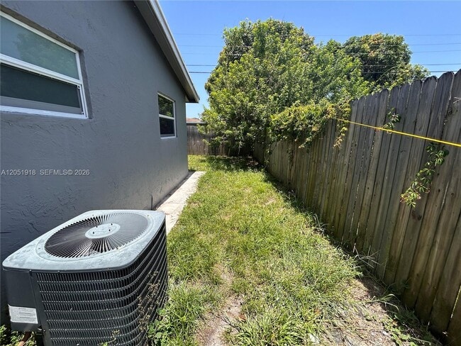 Foto del edificio - 3070 NW 12th Ct