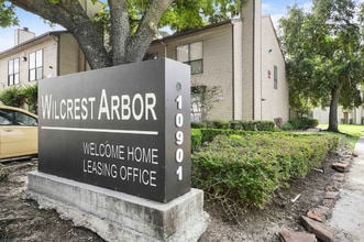 Building Photo - 10901 Village Bend Ln