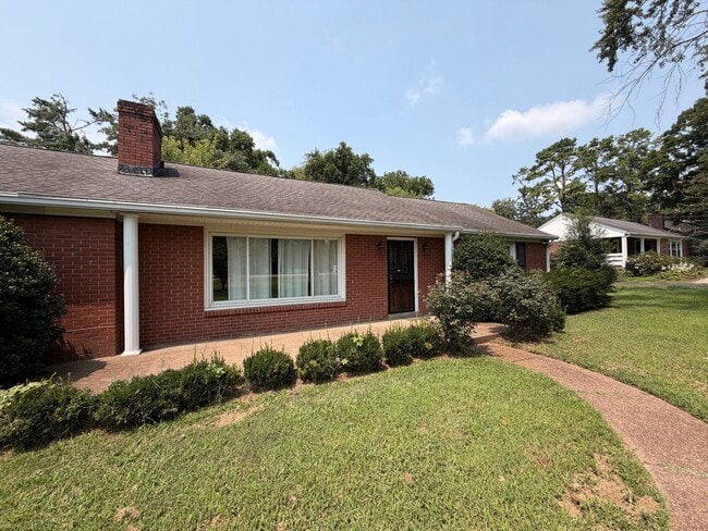 Photo - 2 bedroom, 1 bath home near Harding Place