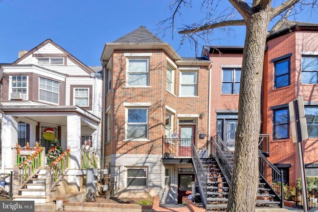 Foto del edificio - 1915 6th St NW