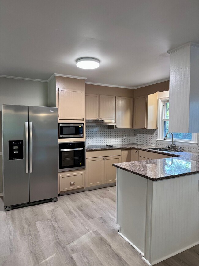 Foto del edificio - 4205 Greenhaven Ln