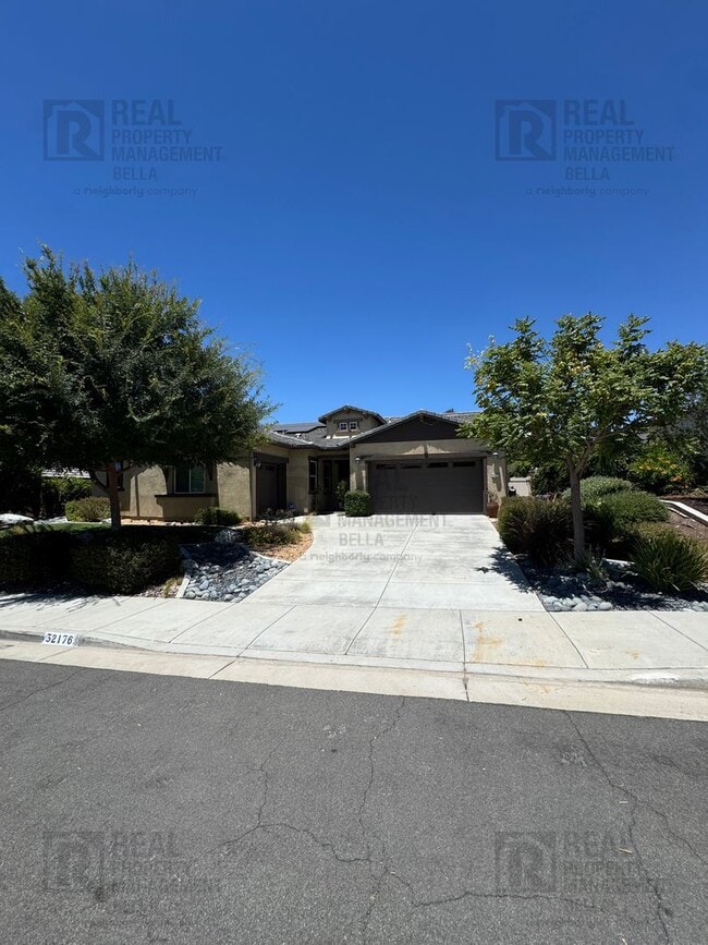 Building Photo - Beautiful Winchester Home with Open Floor Plan, Office & Solar