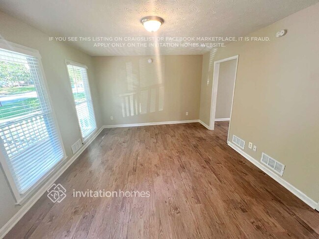 Foto del edificio - 1740 Rose Garden Ln