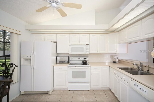 Building Photo - 5841 Clubside Dr