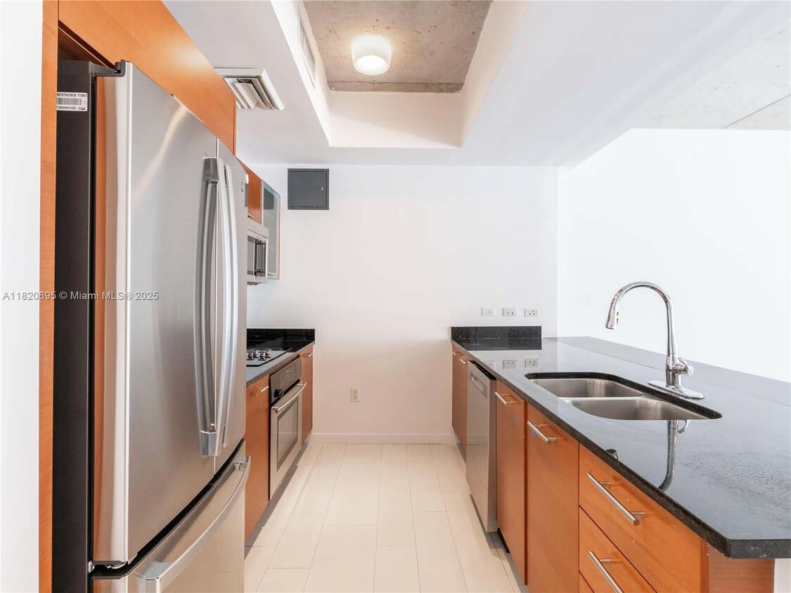 Foto principal - 3449 NE 1st Ave
