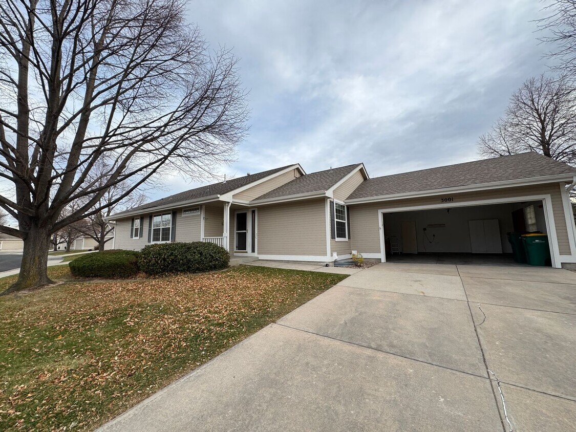Primary Photo - Beautiful home in English Ranch subdivision