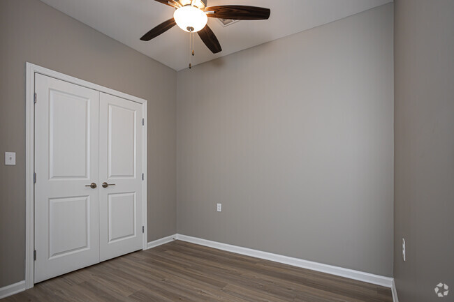 3BR, 2BA - 1,214SF - Call now about our leasing specials!!!!