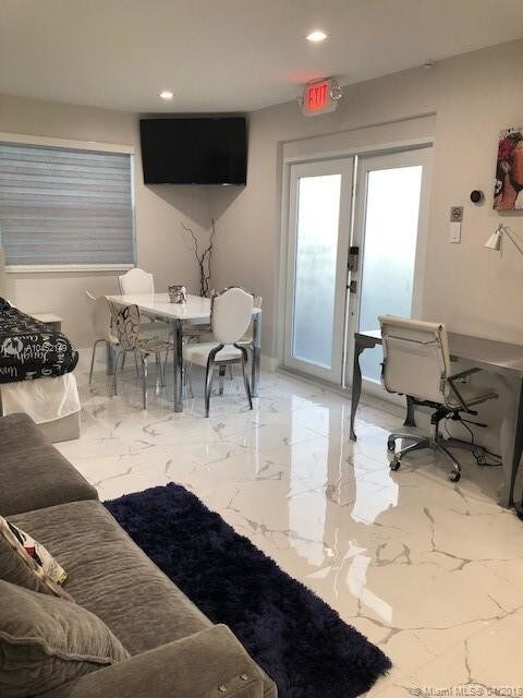 Foto del edificio - 2215 Roosevelt St