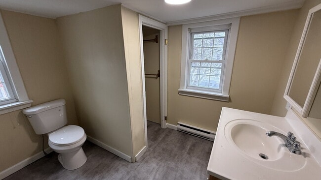 Building Photo - 8B Hanson Street-