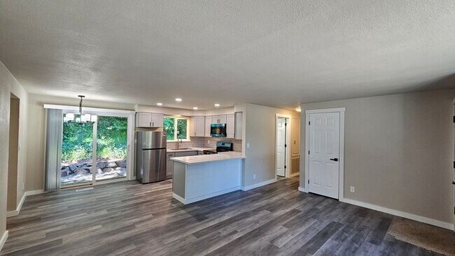 Building Photo - Duplex For rent