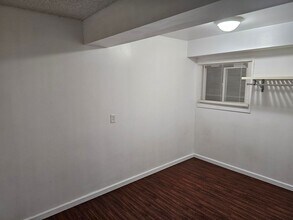 Building Photo - 68 E 200 N