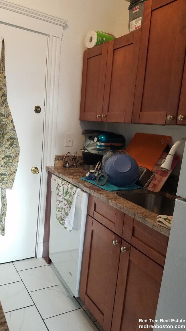 Photo - 28 Quint Ave Apartment