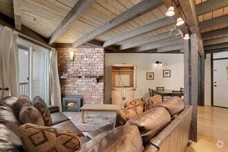Building Photo - 2101 Lodgepole Cir