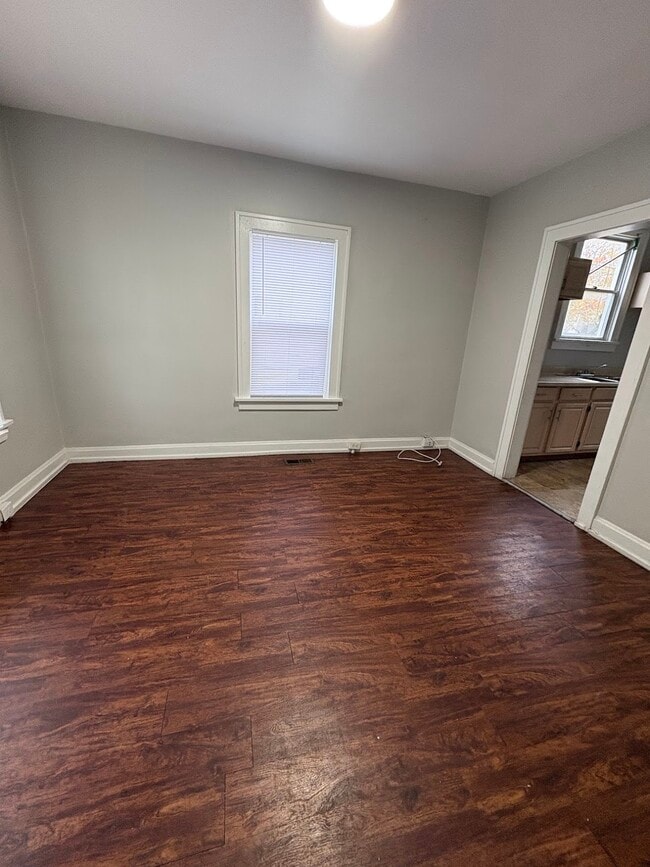 Building Photo - 1262 E 20th Ave