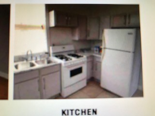 Kitchen - 1348 E 48th St