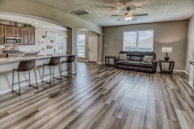 Foto del edificio - 1011 Harvest Ln.