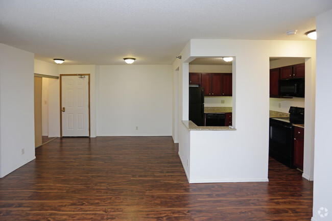 2BR, 1BA - 1,000 SF - Preserve Place