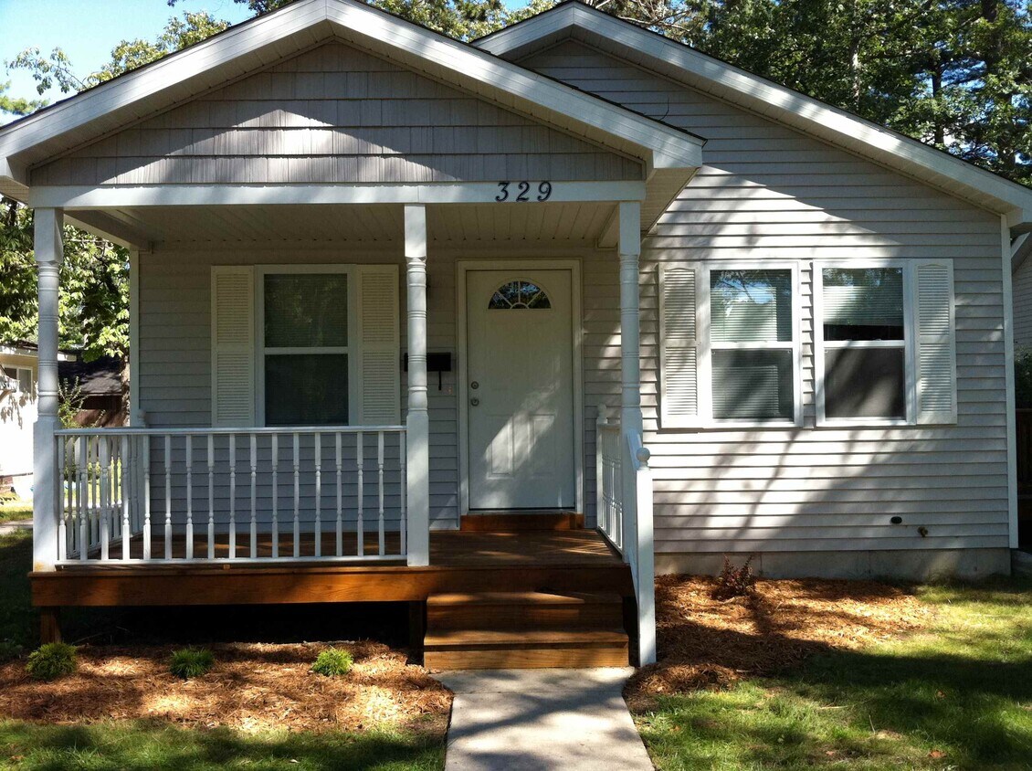 329 Hamilton St, Traverse City, MI 49686 House Rental in Traverse