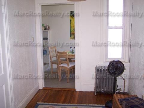 Building Photo - 235 Park Dr