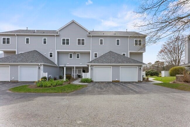 Building Photo - 615 White Cliffs Dr