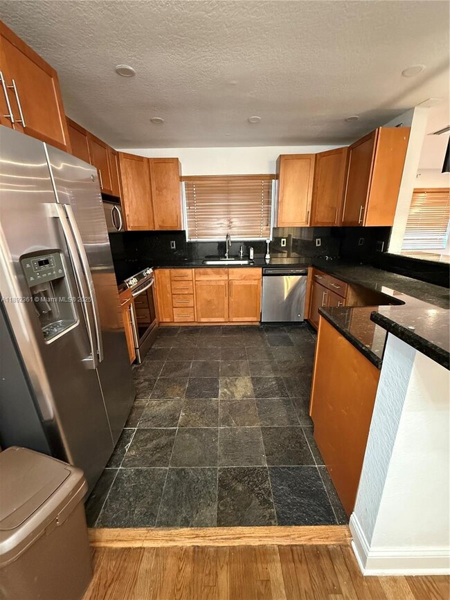 Foto del edificio - 3630 SW 14th St