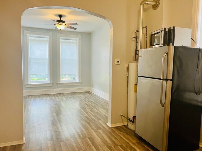 Foto del edificio - 920 N Wolcott Ave