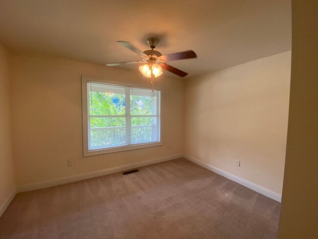 Building Photo - PRE-LEASING FOR FALL 2026!