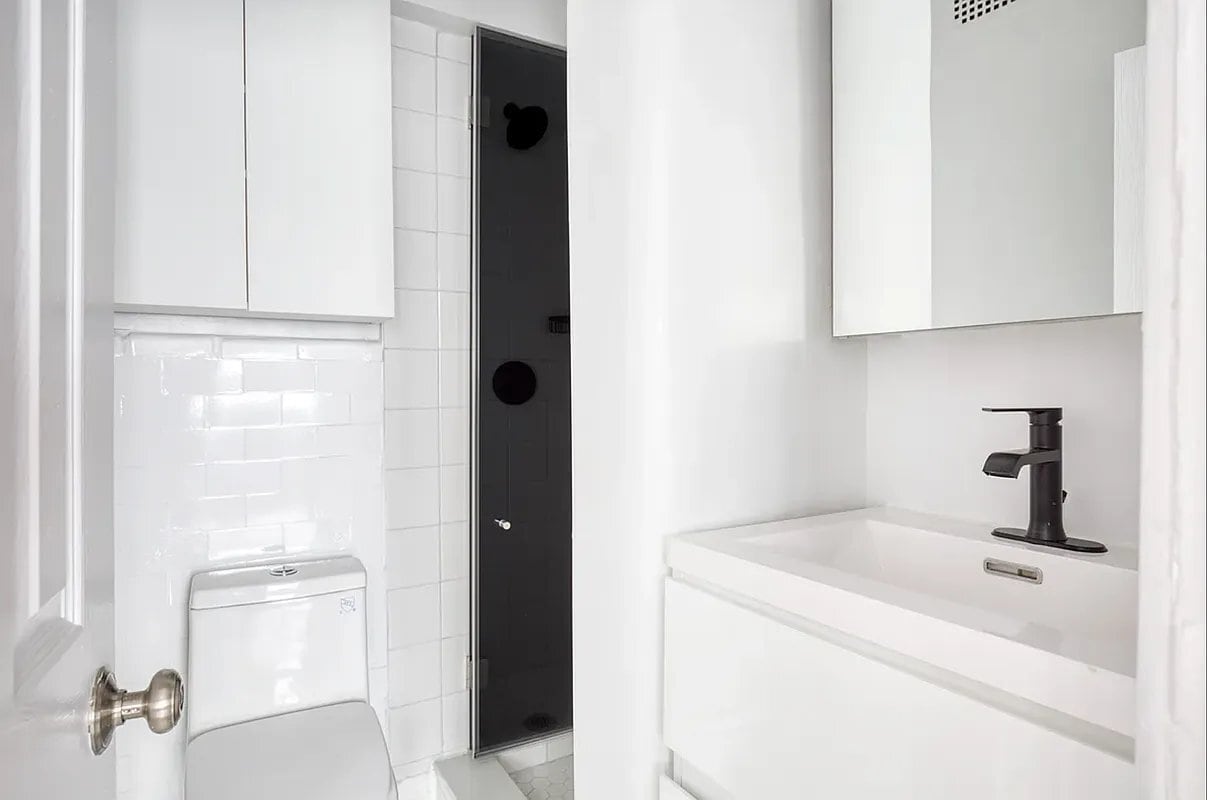 Building Photo - 17 Christopher St