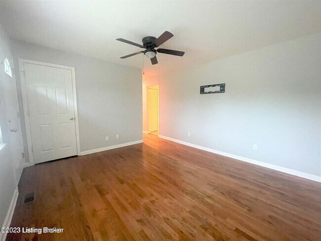 Building Photo - 9712 Willowwood Way